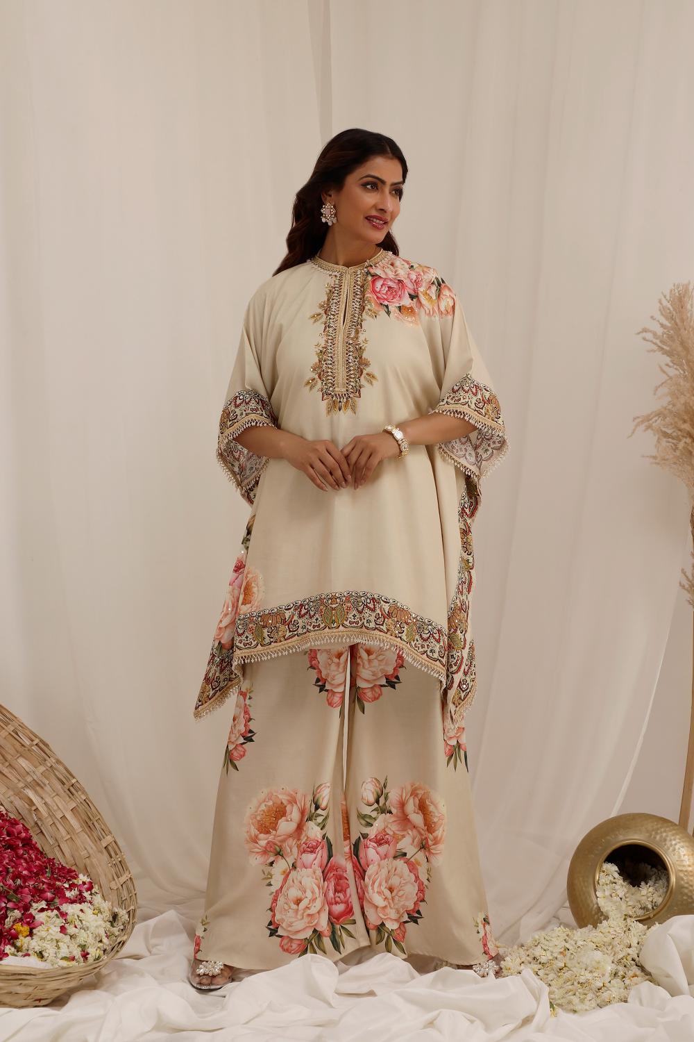 The ultimate guide to styling kaftan dresses with elegance | Surkh Syahi